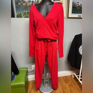 ZYIA Active Red Knit relaxation set. Discontinued on Zyia website